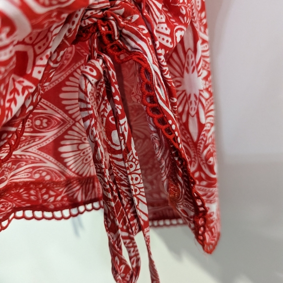 Red and cream dress. Wear as dress or as tunic. Adjustable length. - Picture 5 of 7